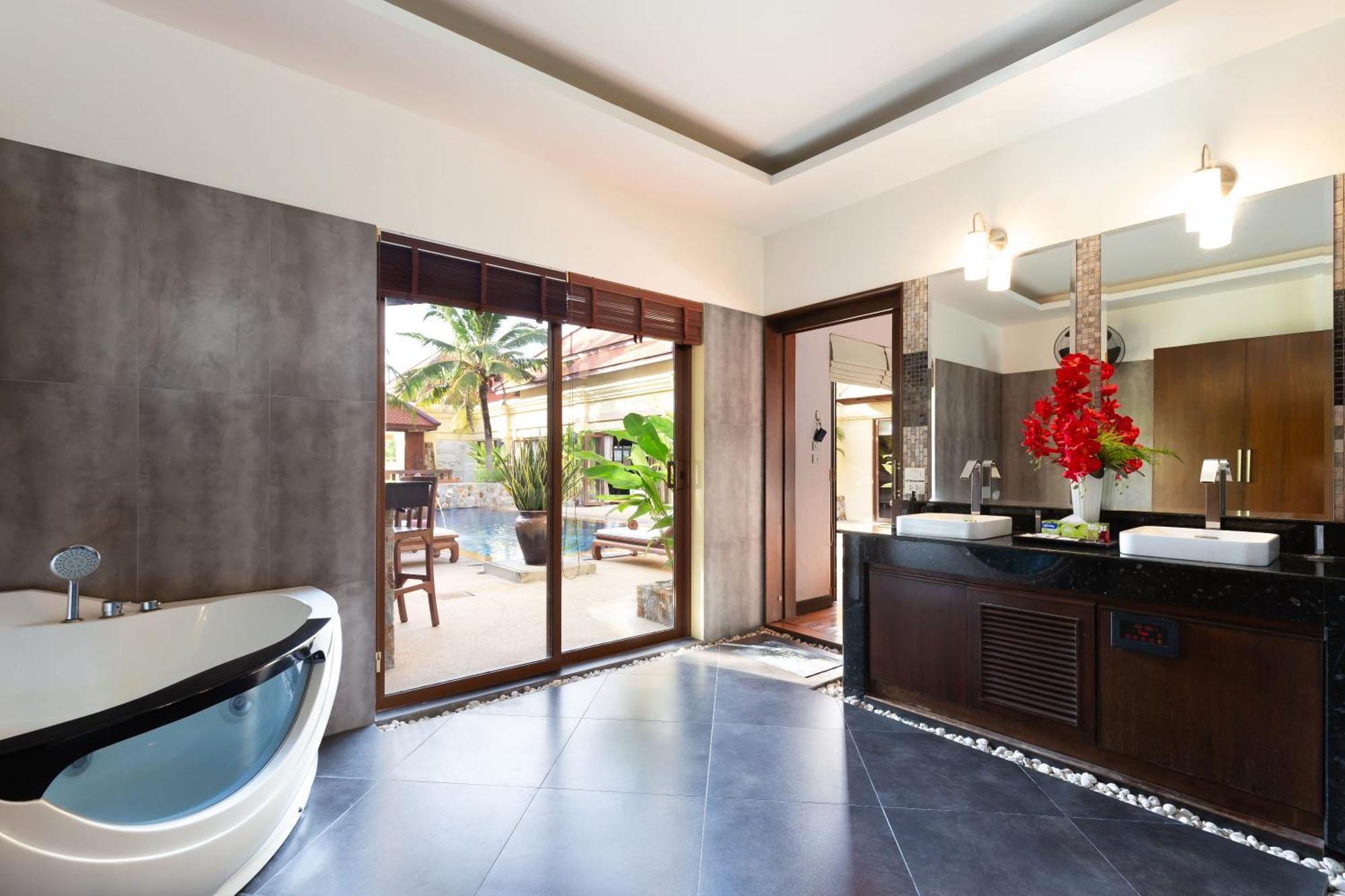 Rawai Extraordinary Courtyard 6Br Pool Villa Sri Suri, Naiharn מראה חיצוני תמונה